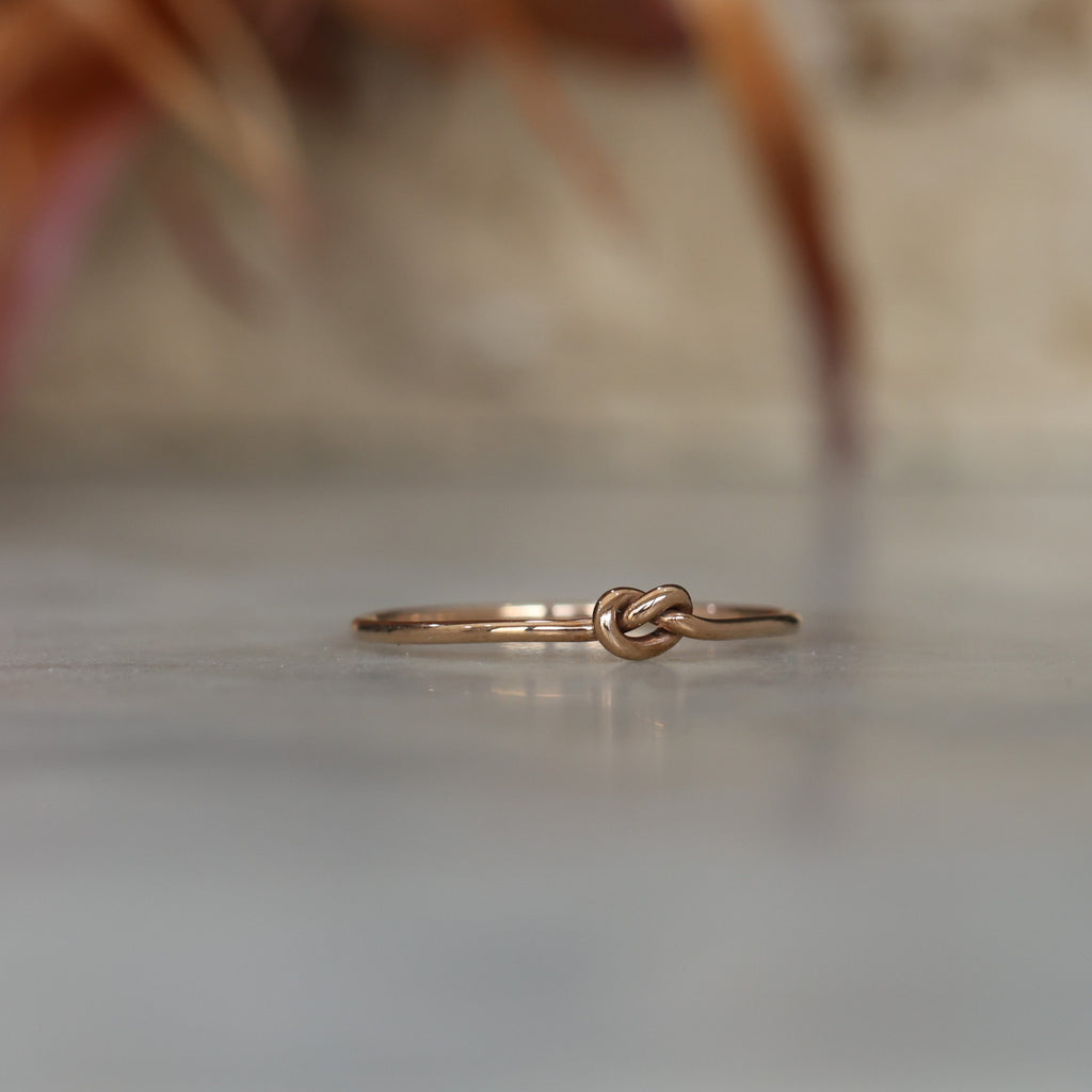 gold knot ring