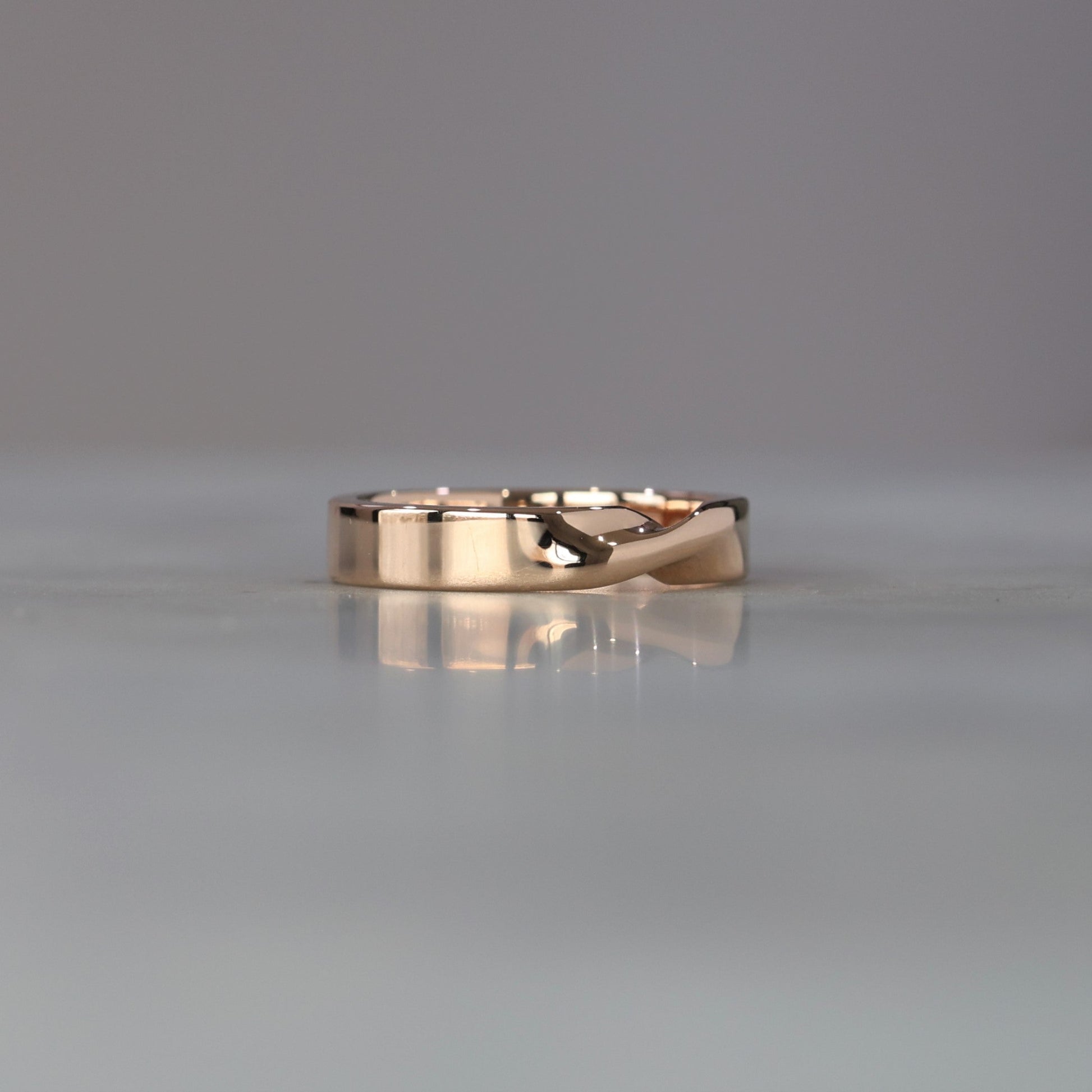 gold mobius twist wedding band 4mm