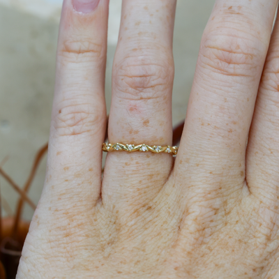 DIAMOND GUM LEAF / WEDDING BAND