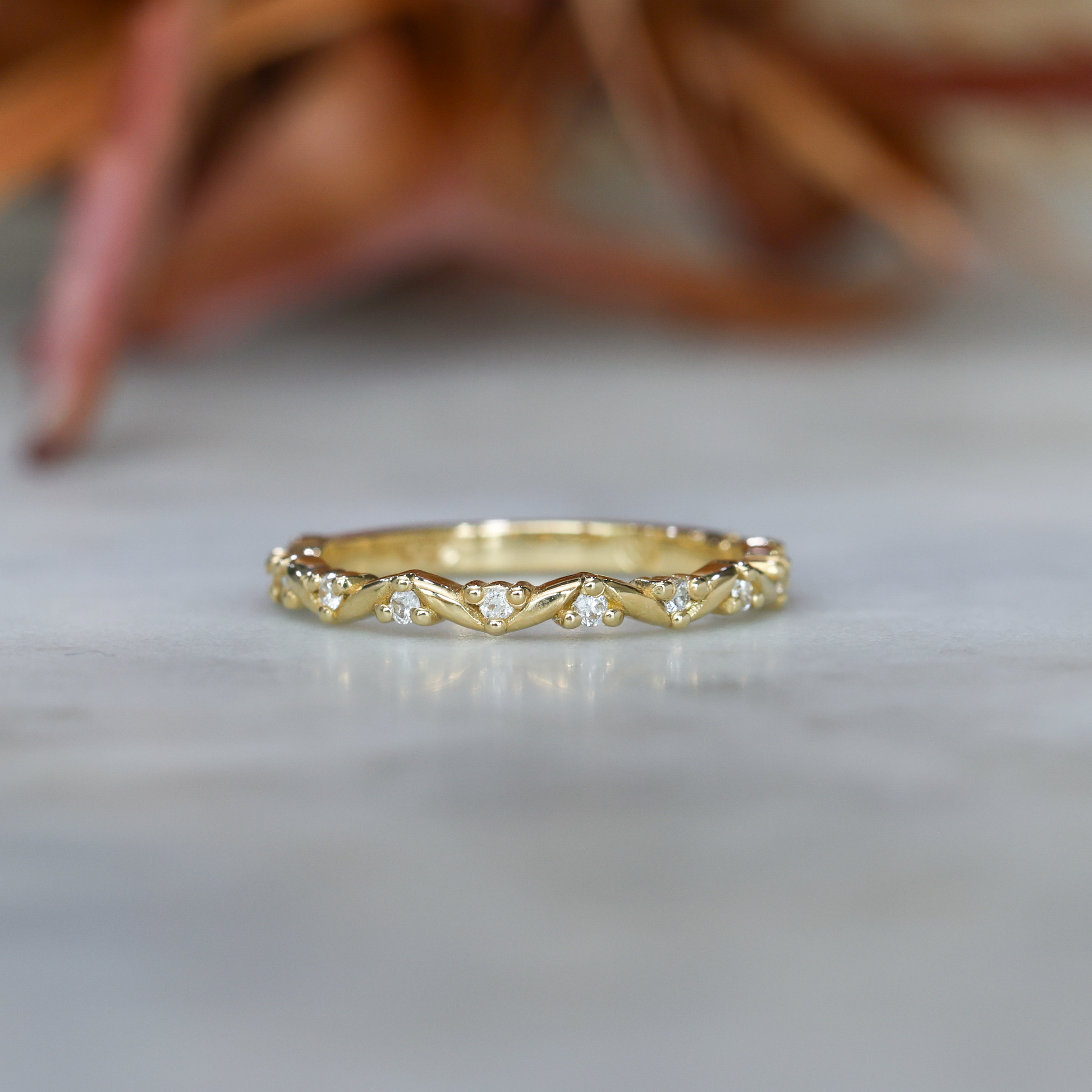 DIAMOND GUM LEAF / WEDDING BAND