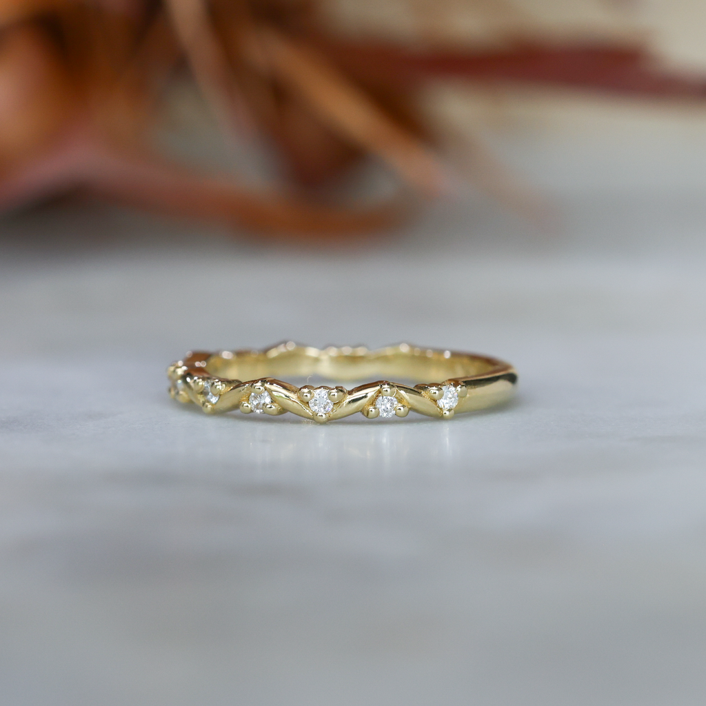 DIAMOND GUM LEAF / WEDDING BAND