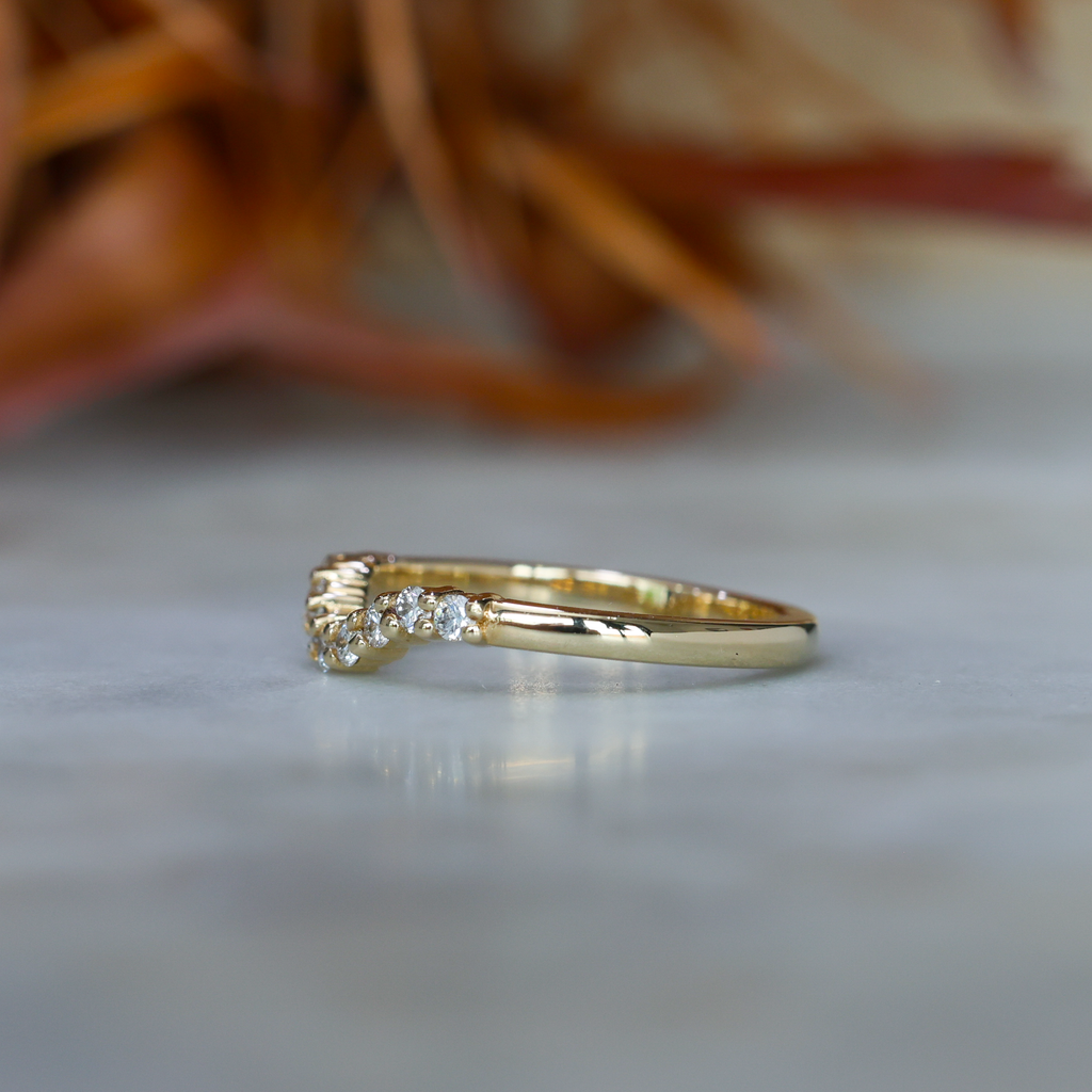 CURVED PETITE MIA / WEDDING BAND