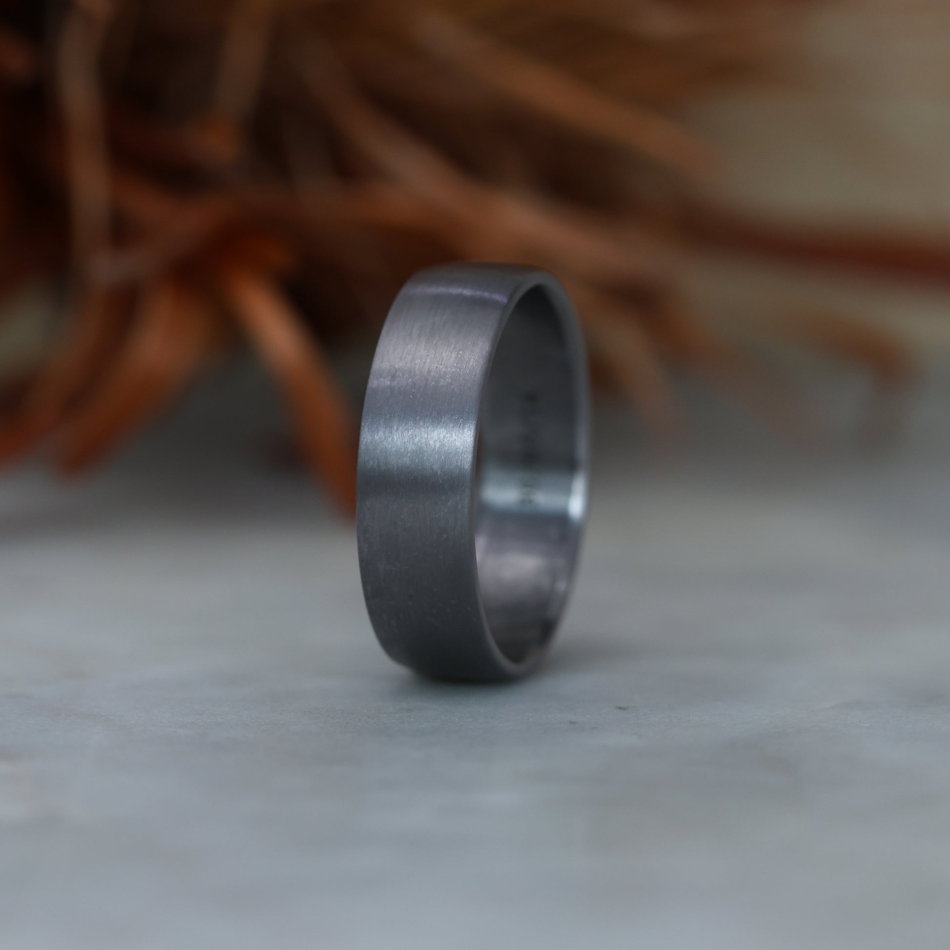 TANTALUM HALF ROUND | WEDDING BAND