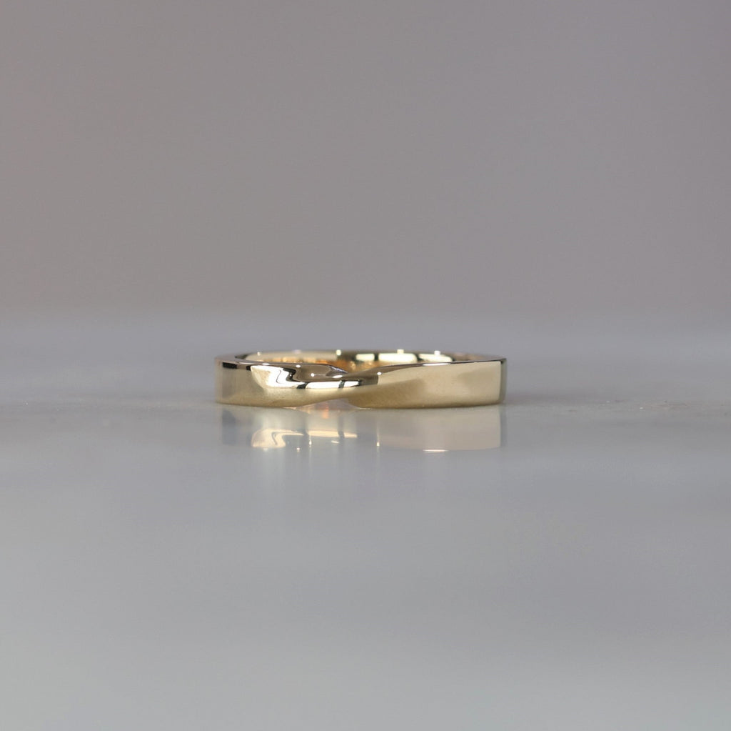 mobius twist wedding band