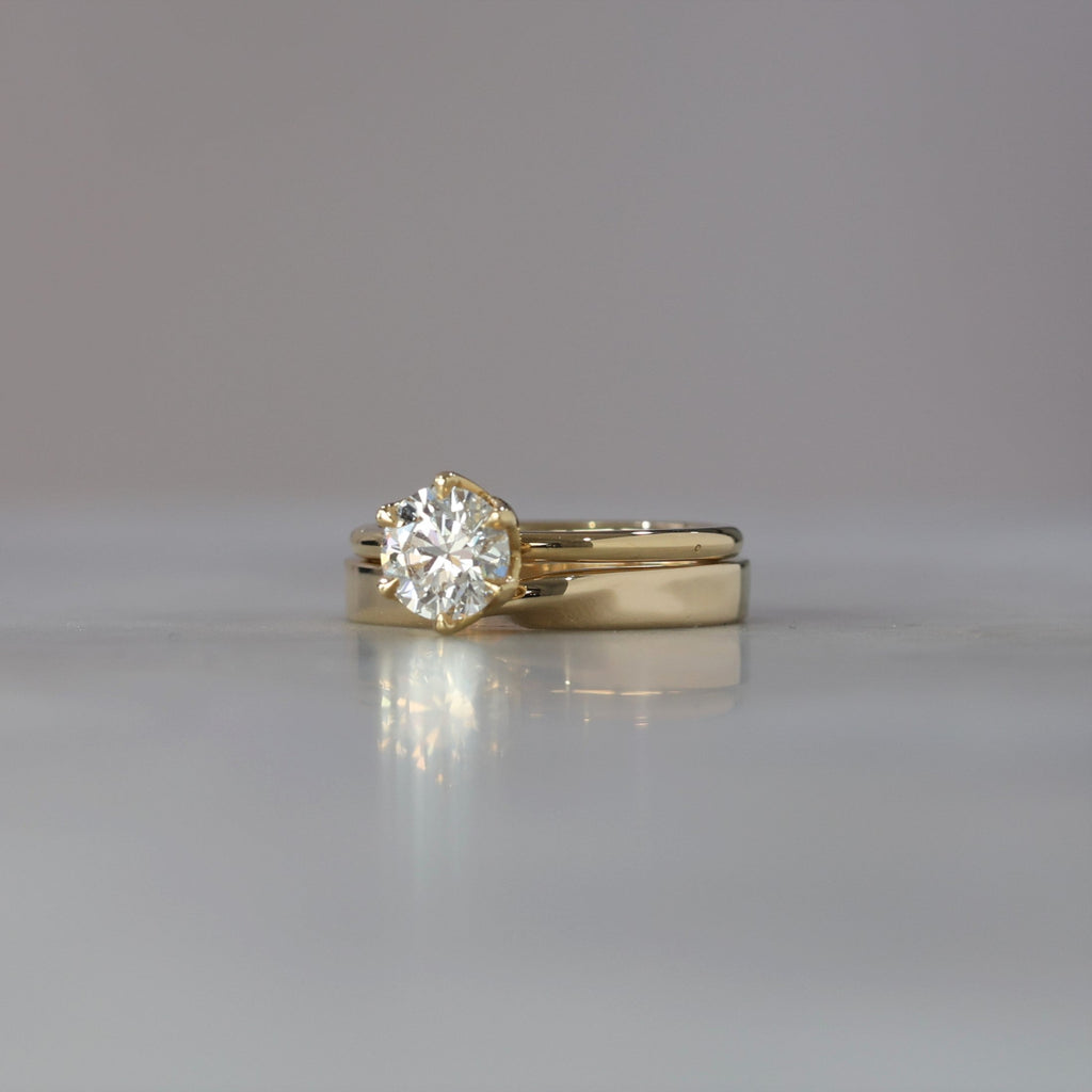 mobius twist wedding band