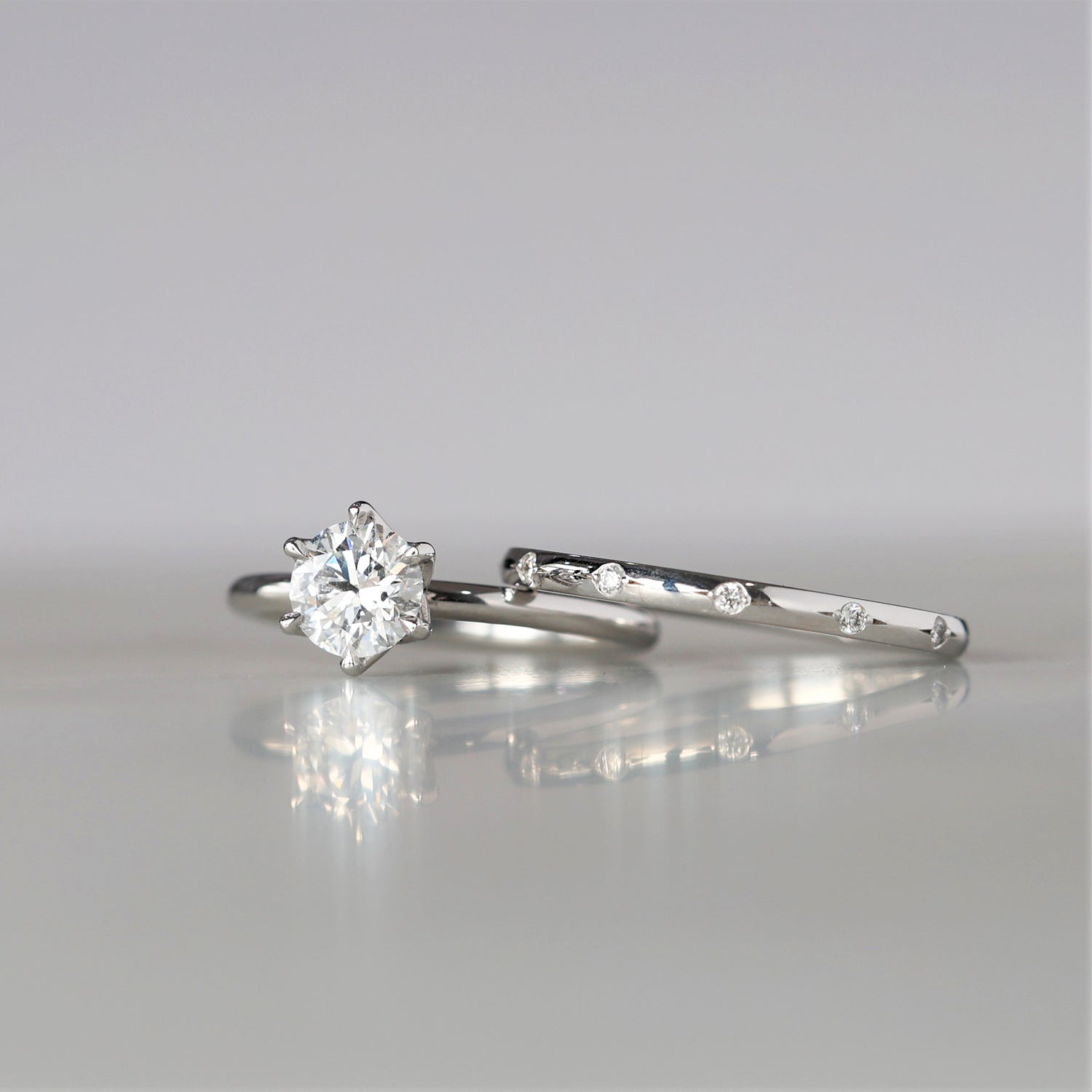 orbit diamond wedding band