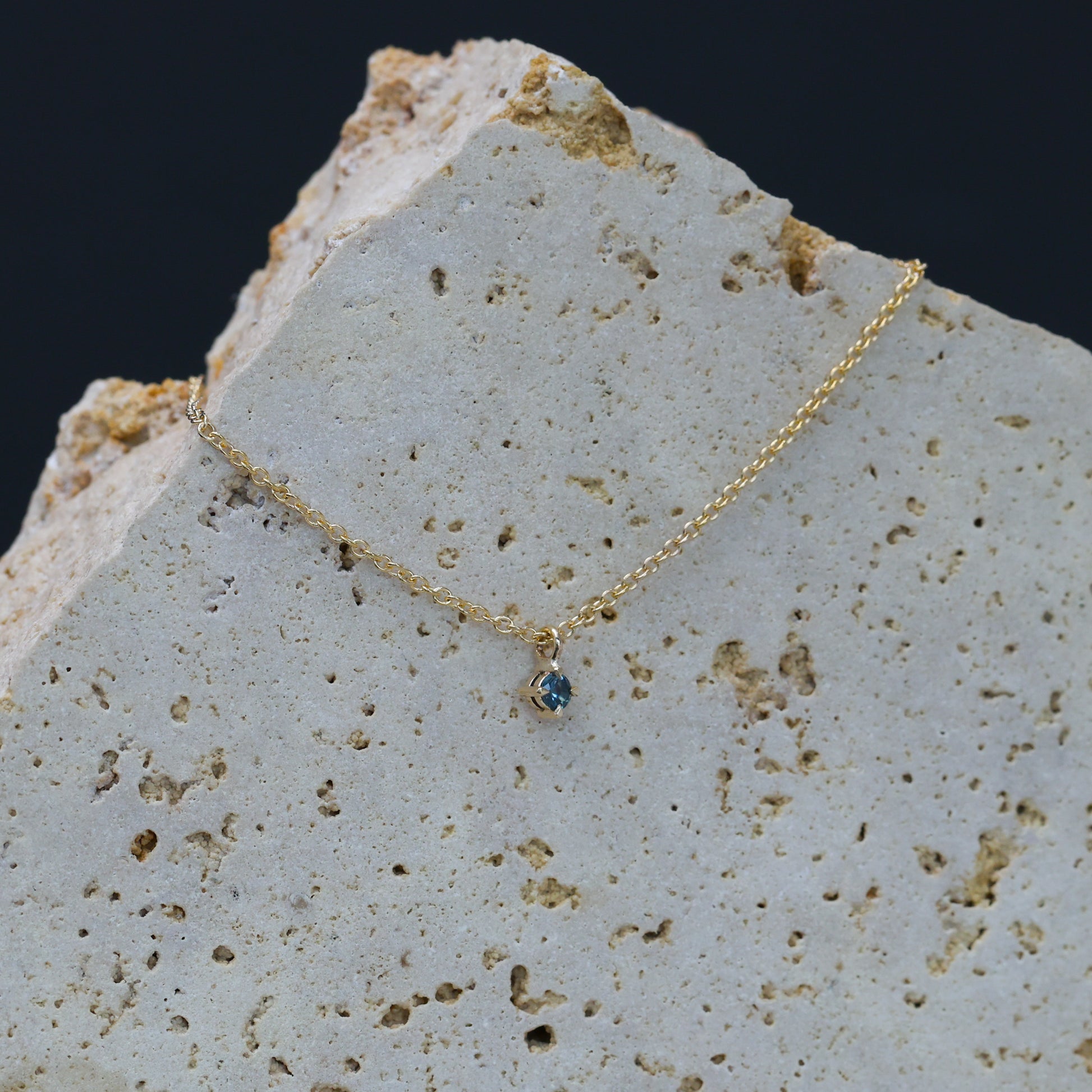 petite montana sapphire necklace yellow gold