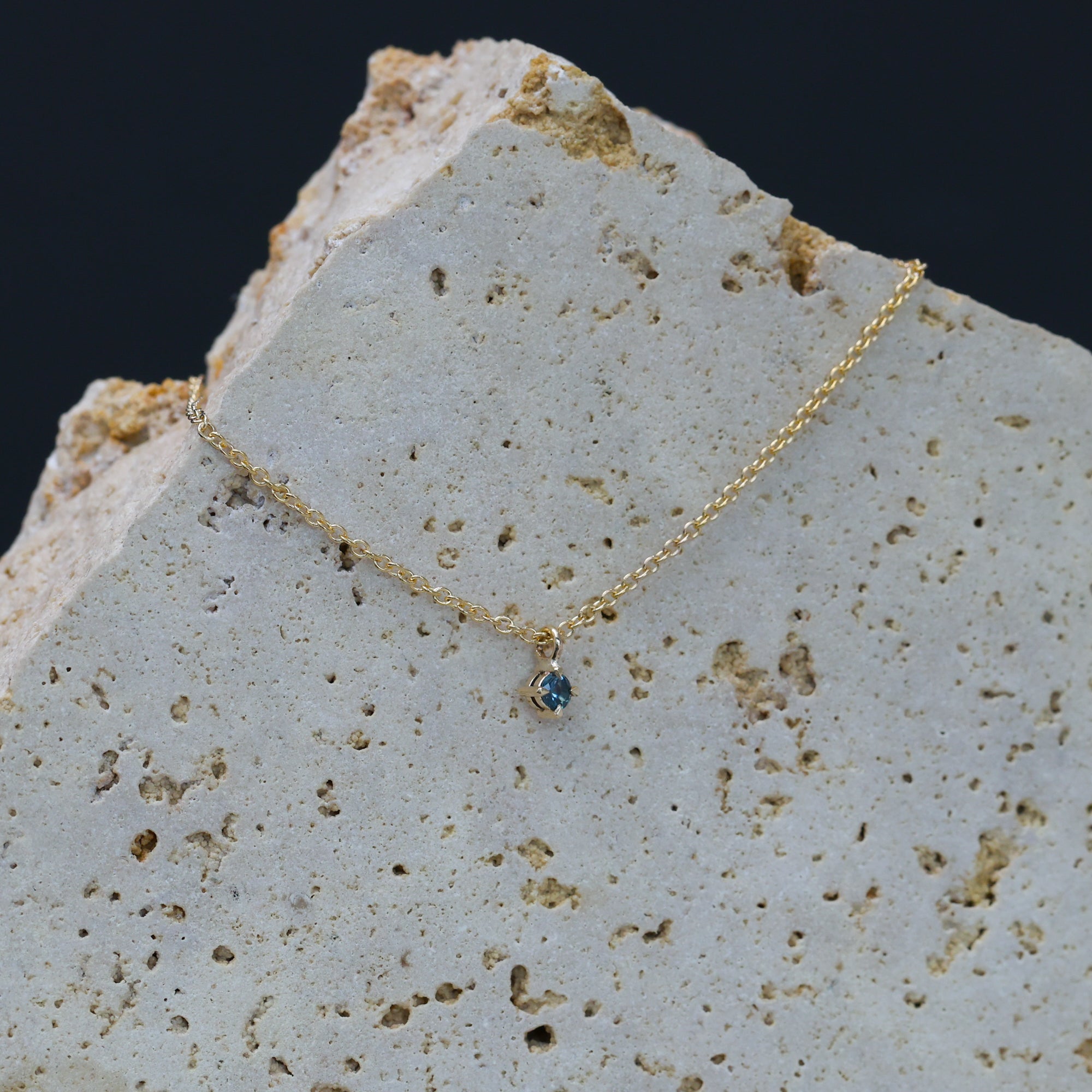 petite montana sapphire necklace yellow gold