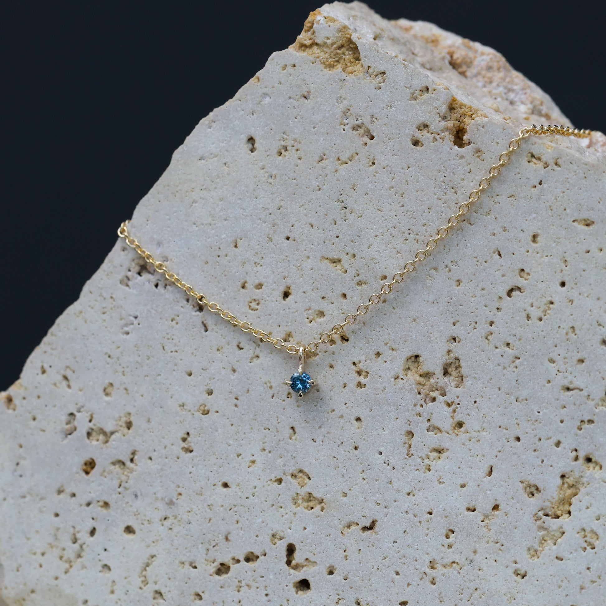 petite montana sapphire necklace yellow gold front