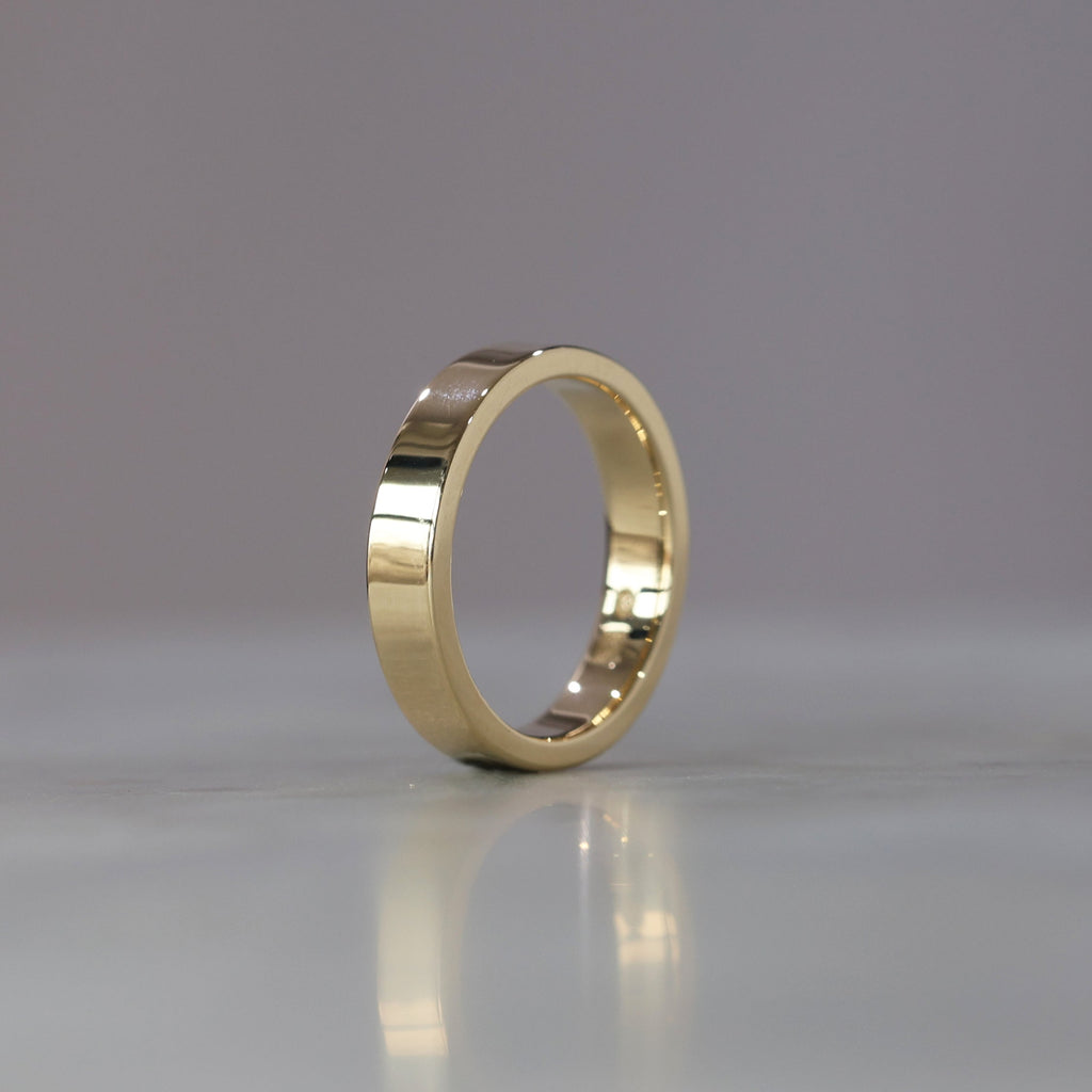 rhae 4mm gold wedding band