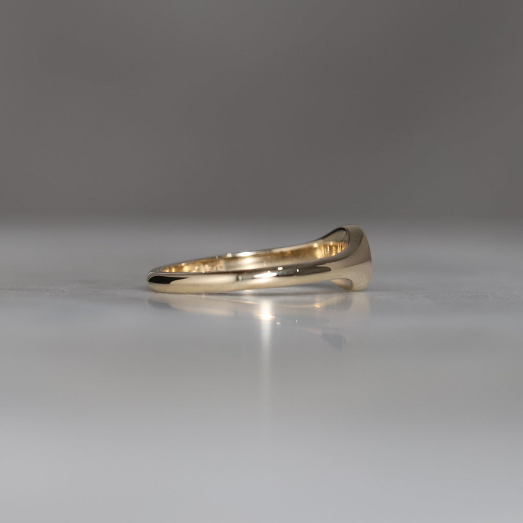 round letter signet ring