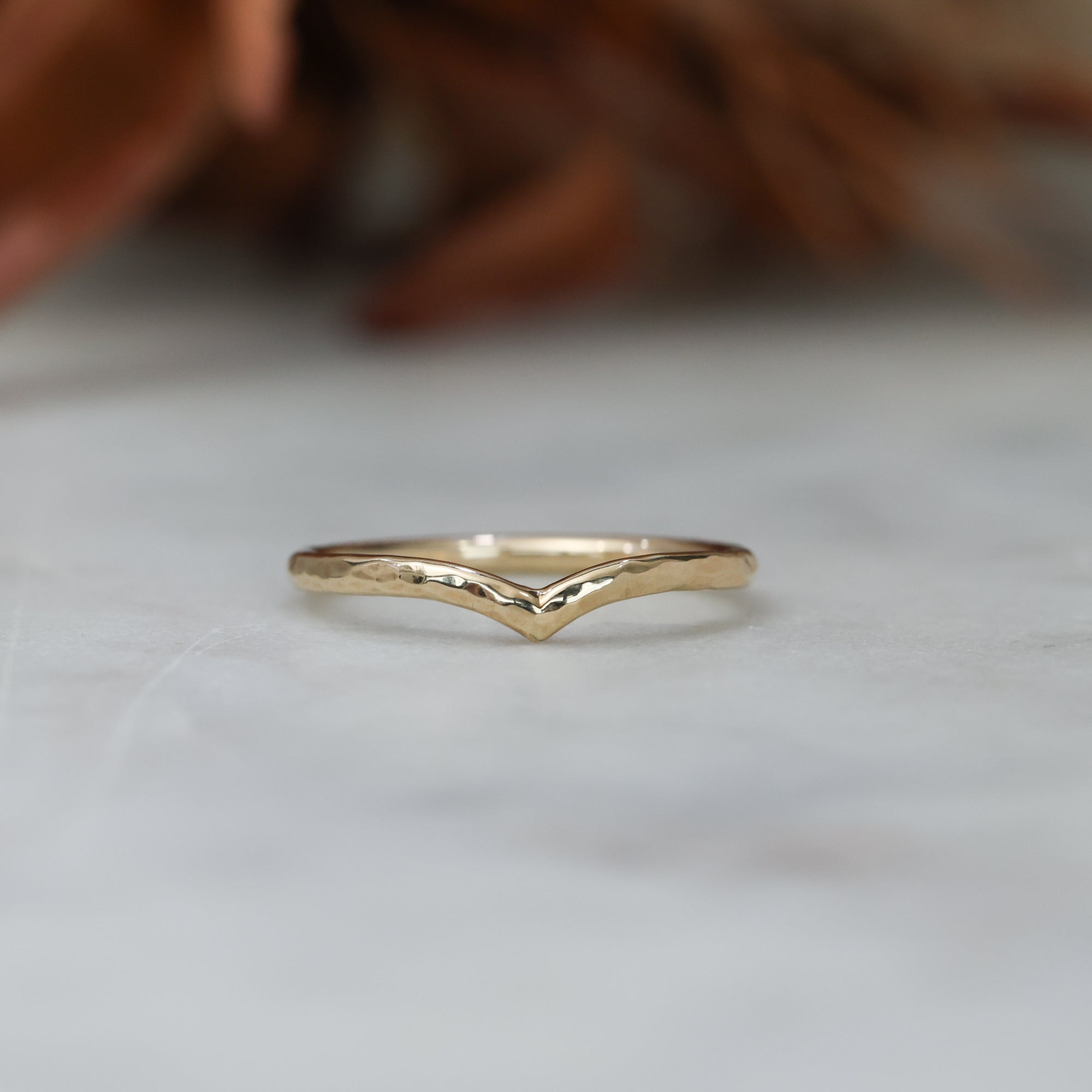 textured billy wedding band front