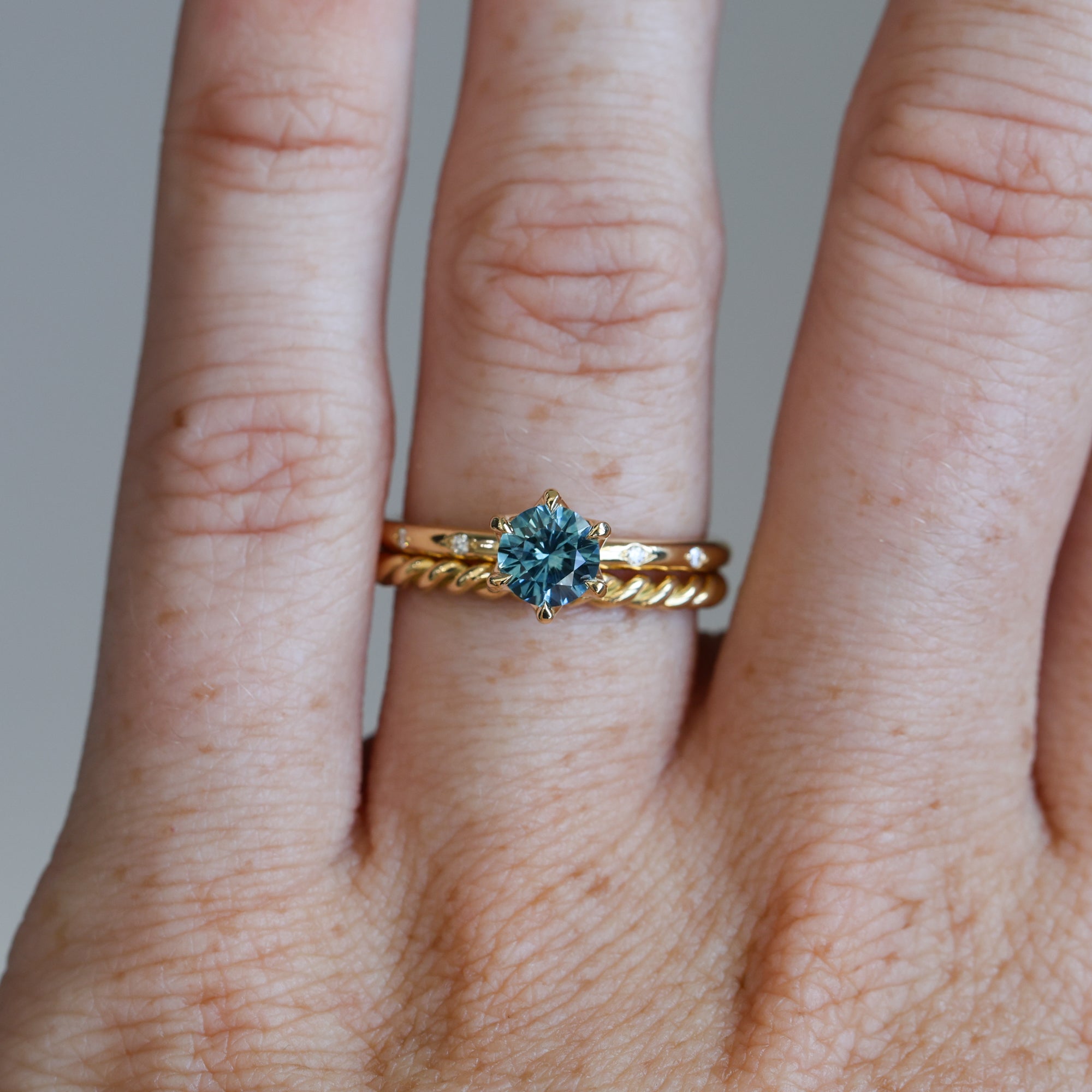 AVA TIGHT TWIST / WEDDING BAND