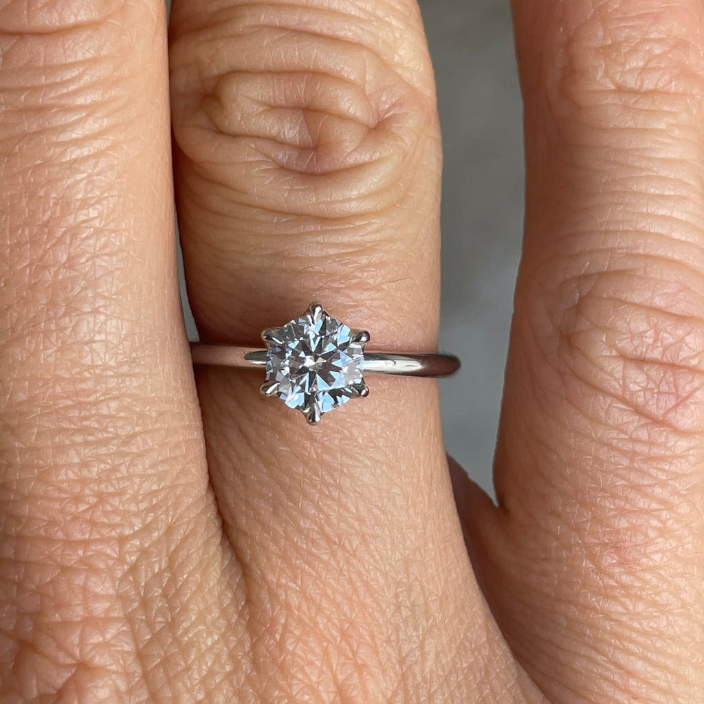 WHITE LAB DIAMOND / LOTUS RING