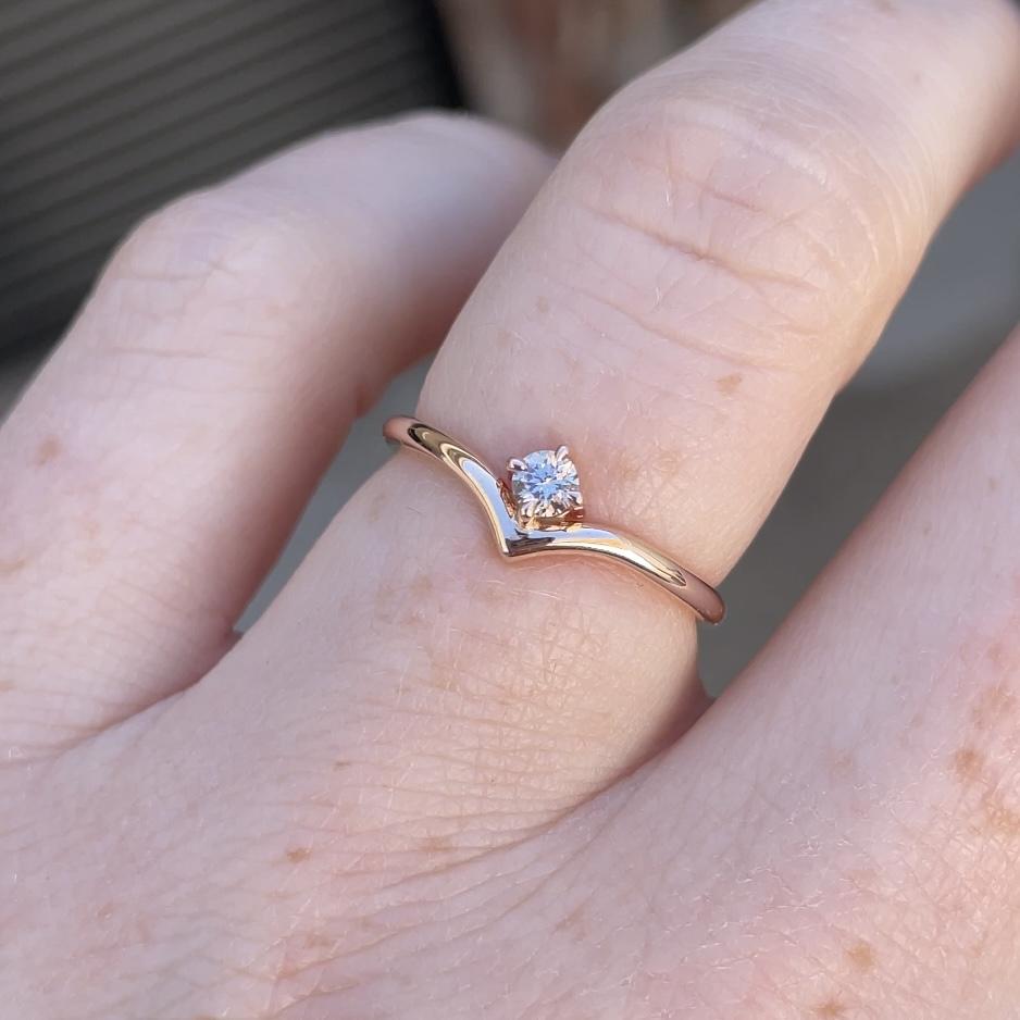 ROSE ARGYLE / CHEVRON RING