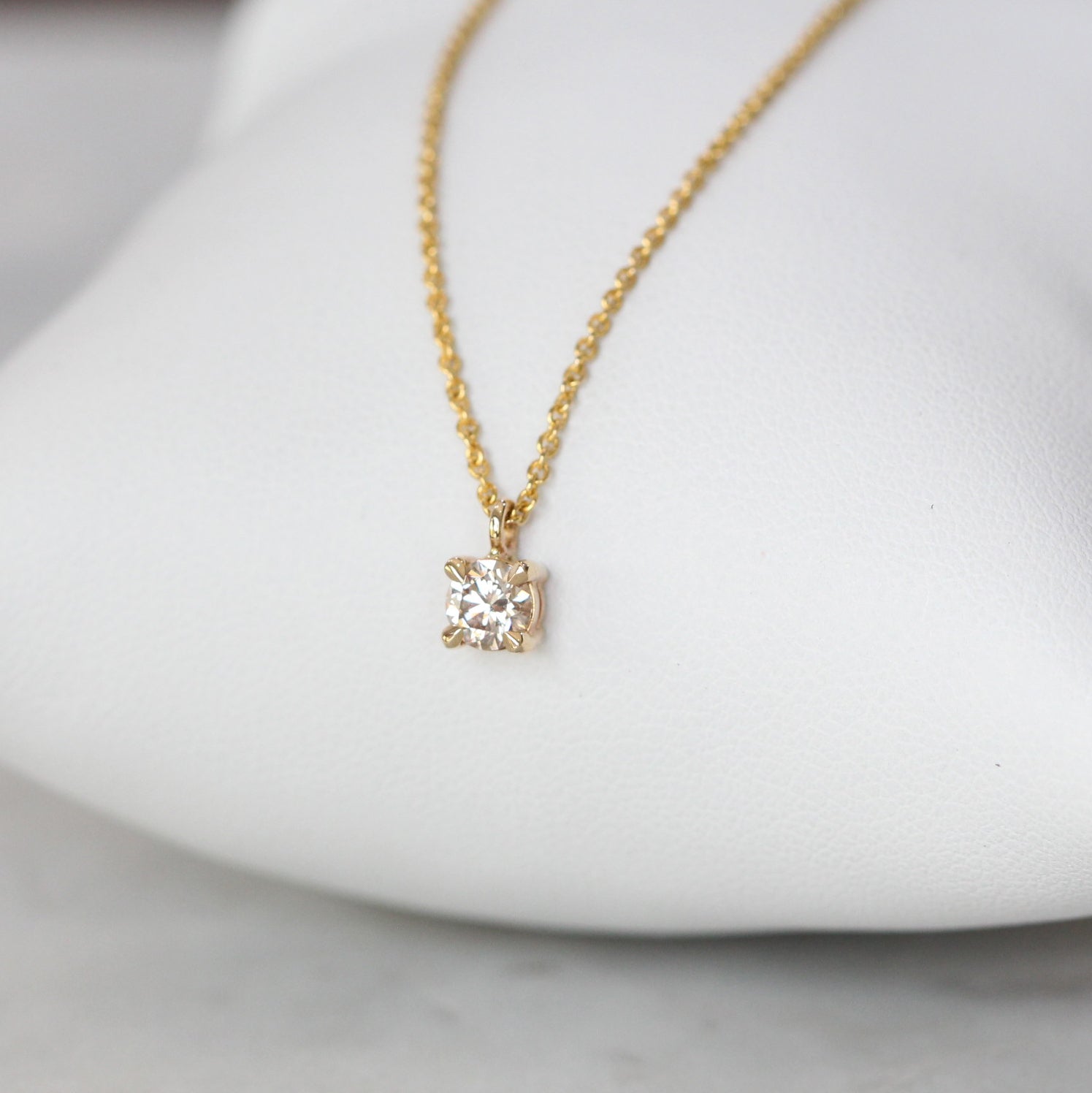 ROUND ARGYLE / DIAMOND NECKLACE