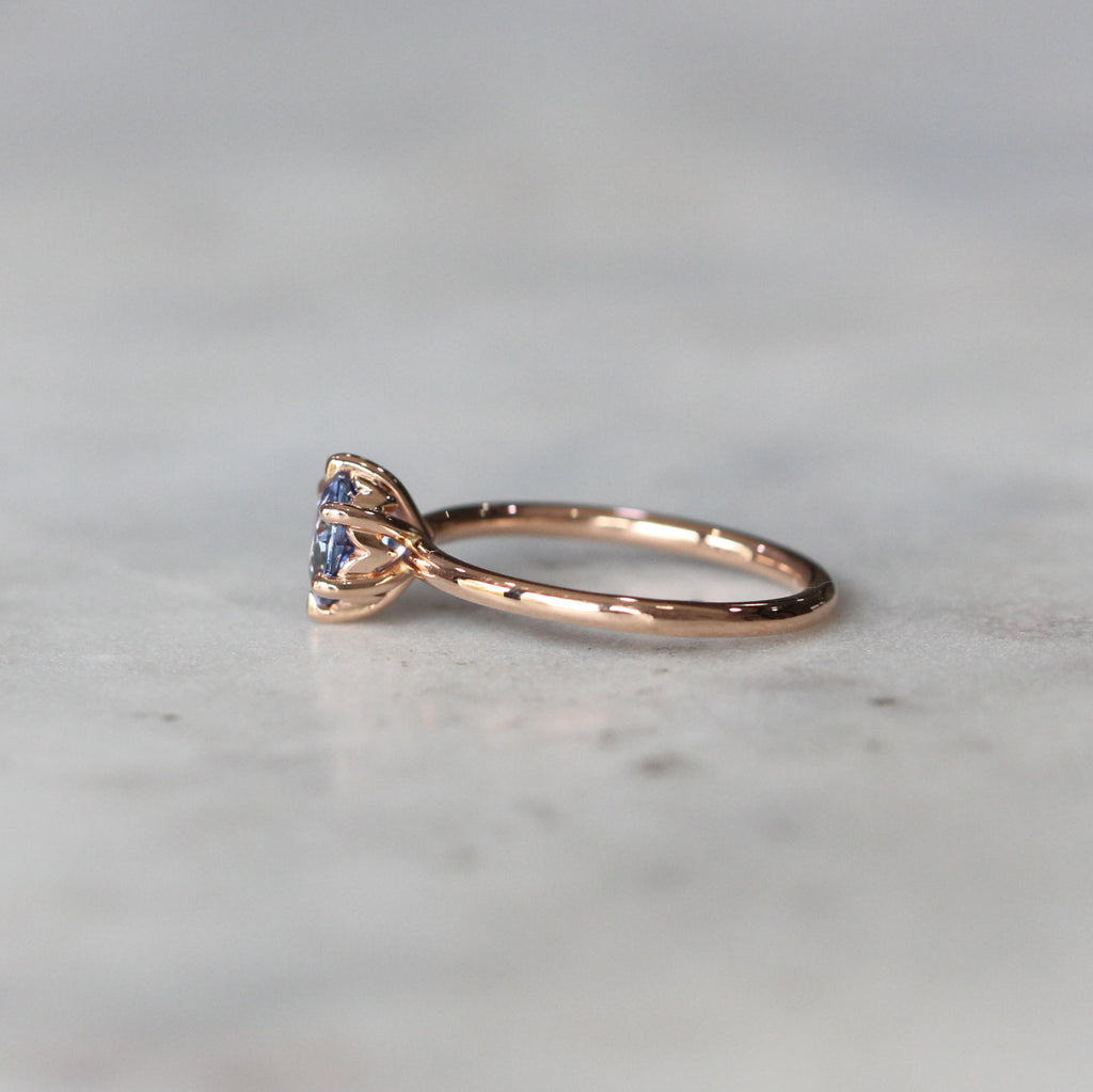 ROUND CEYLON / SAPPHIRE RING