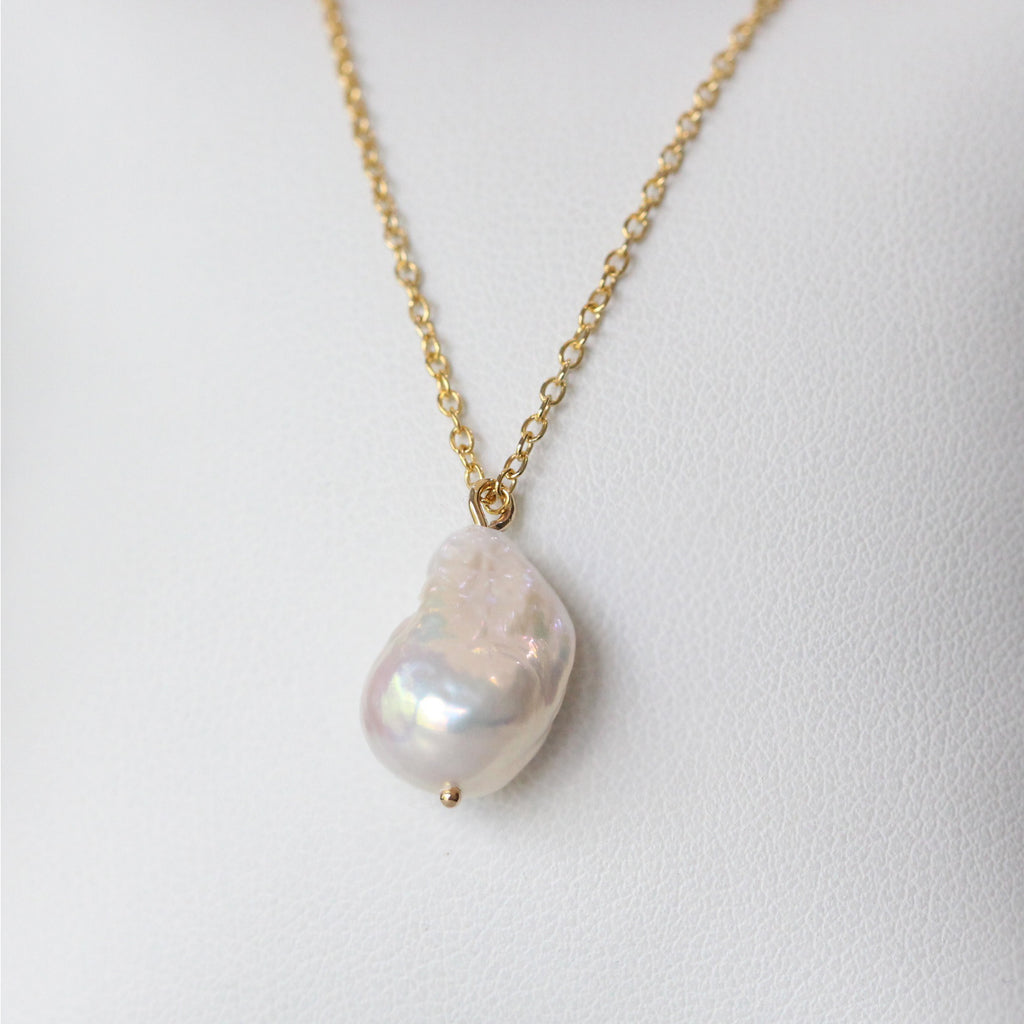 Drop pearl necklace