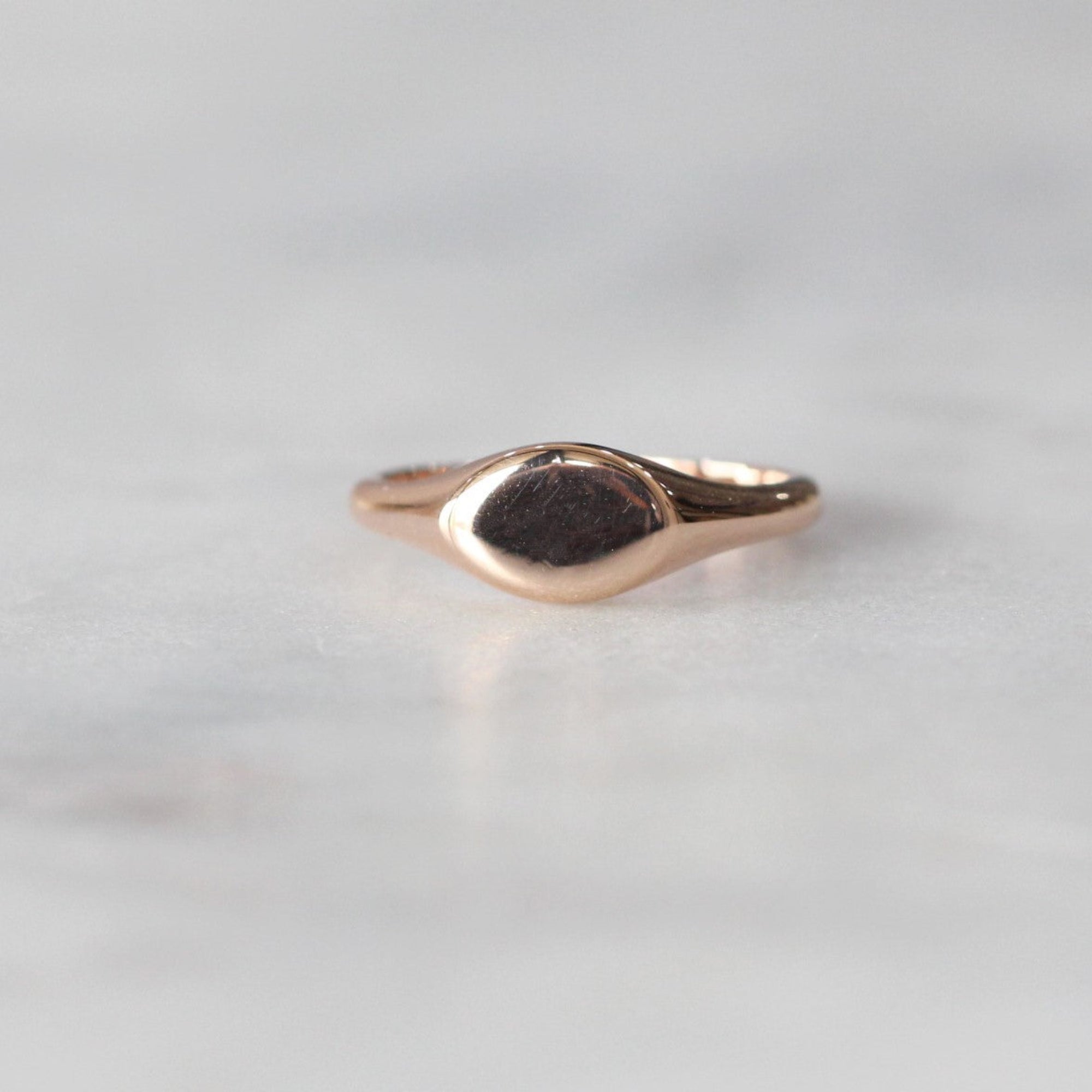 Ellipse Signet Ring