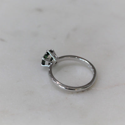 WHITE ROUND PARTI RING