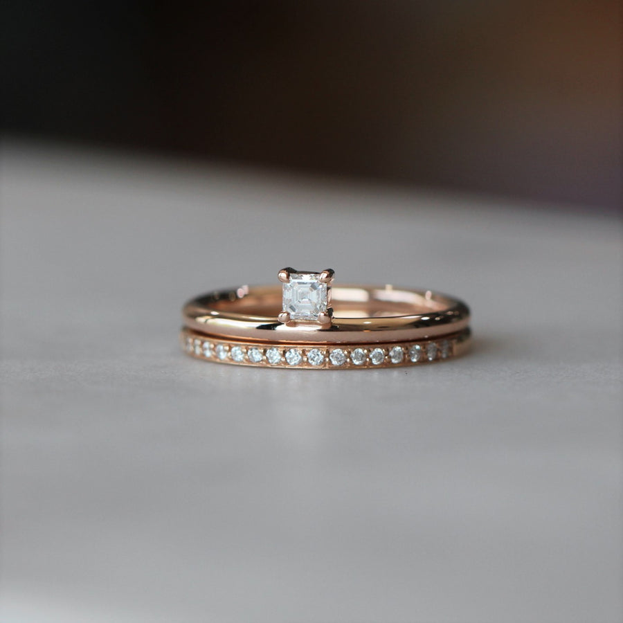 ASSCHER / DIAMOND RING