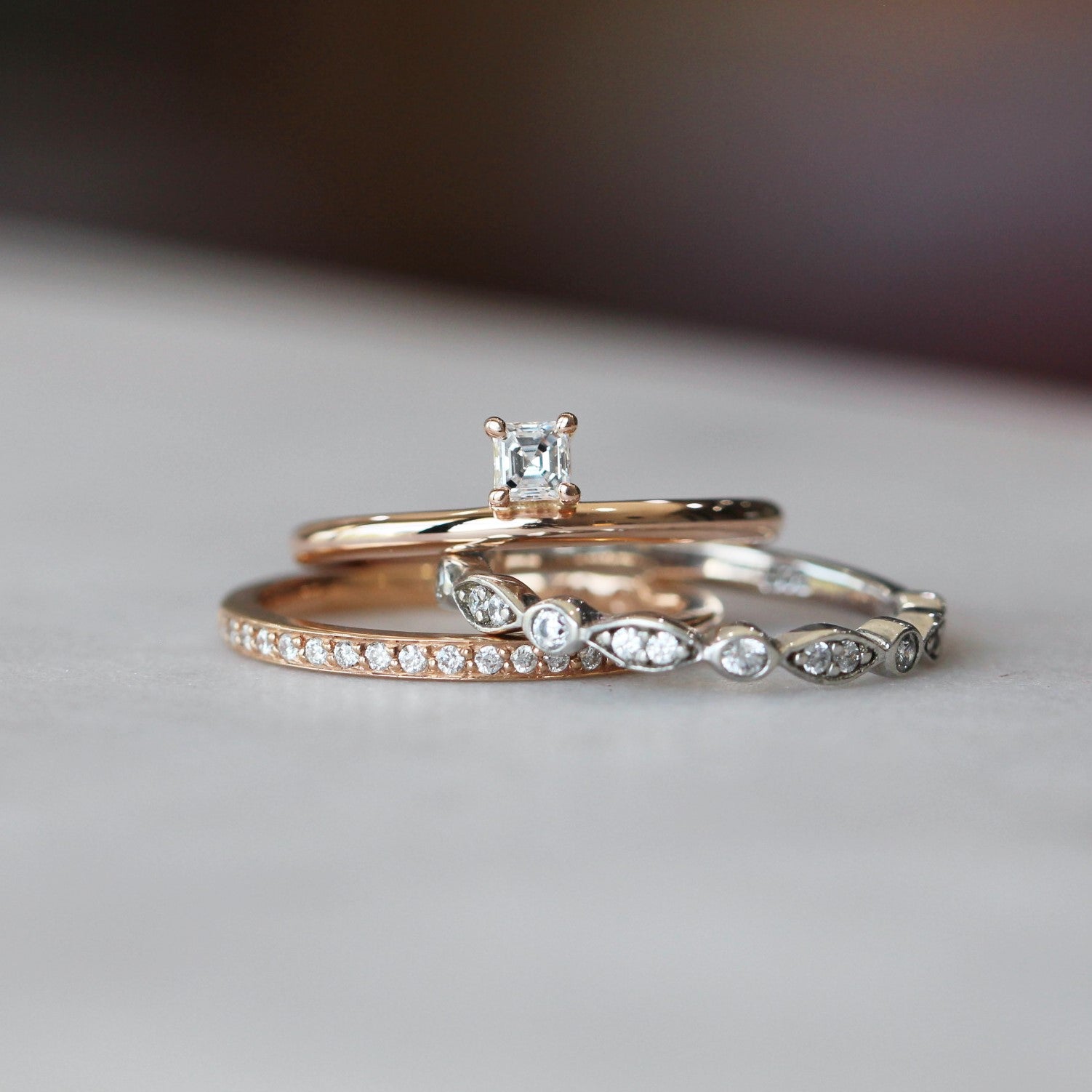 ASSCHER / DIAMOND RING