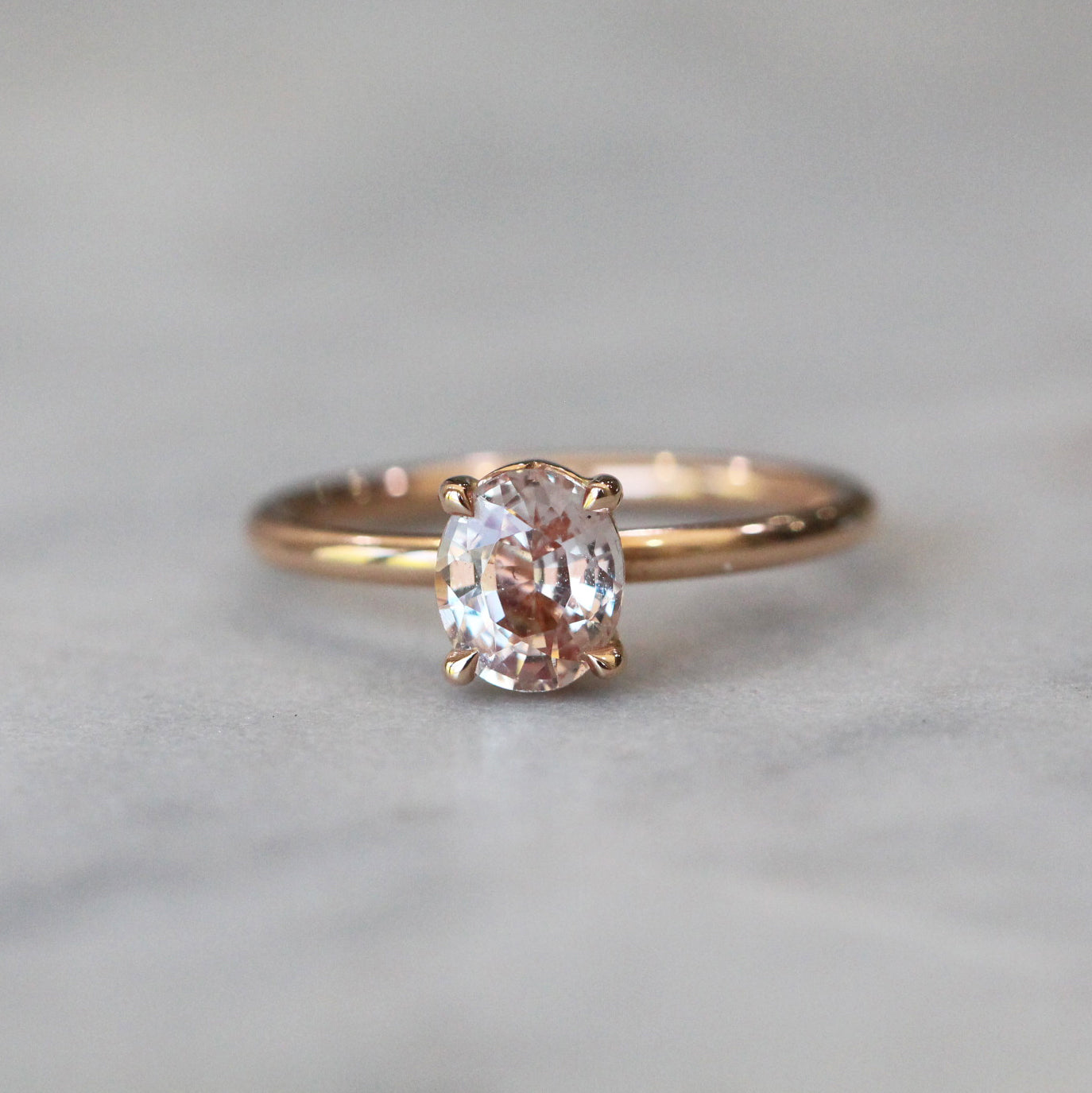 OVAL / PEACH CEYLON SOLITAIRE RING