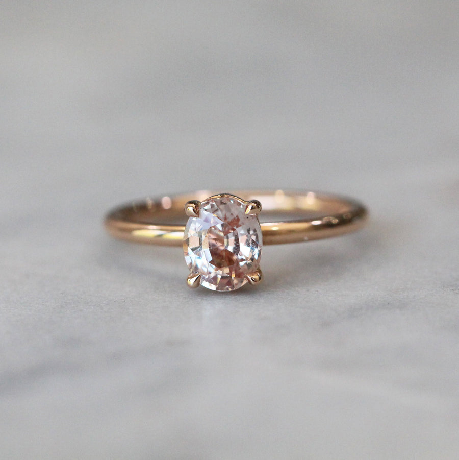 OVAL / PEACH CEYLON SOLITAIRE RING