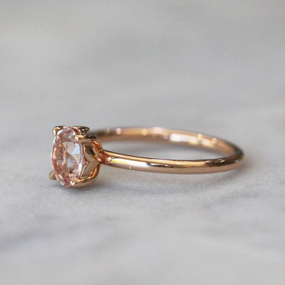 OVAL / PEACH CEYLON SOLITAIRE RING