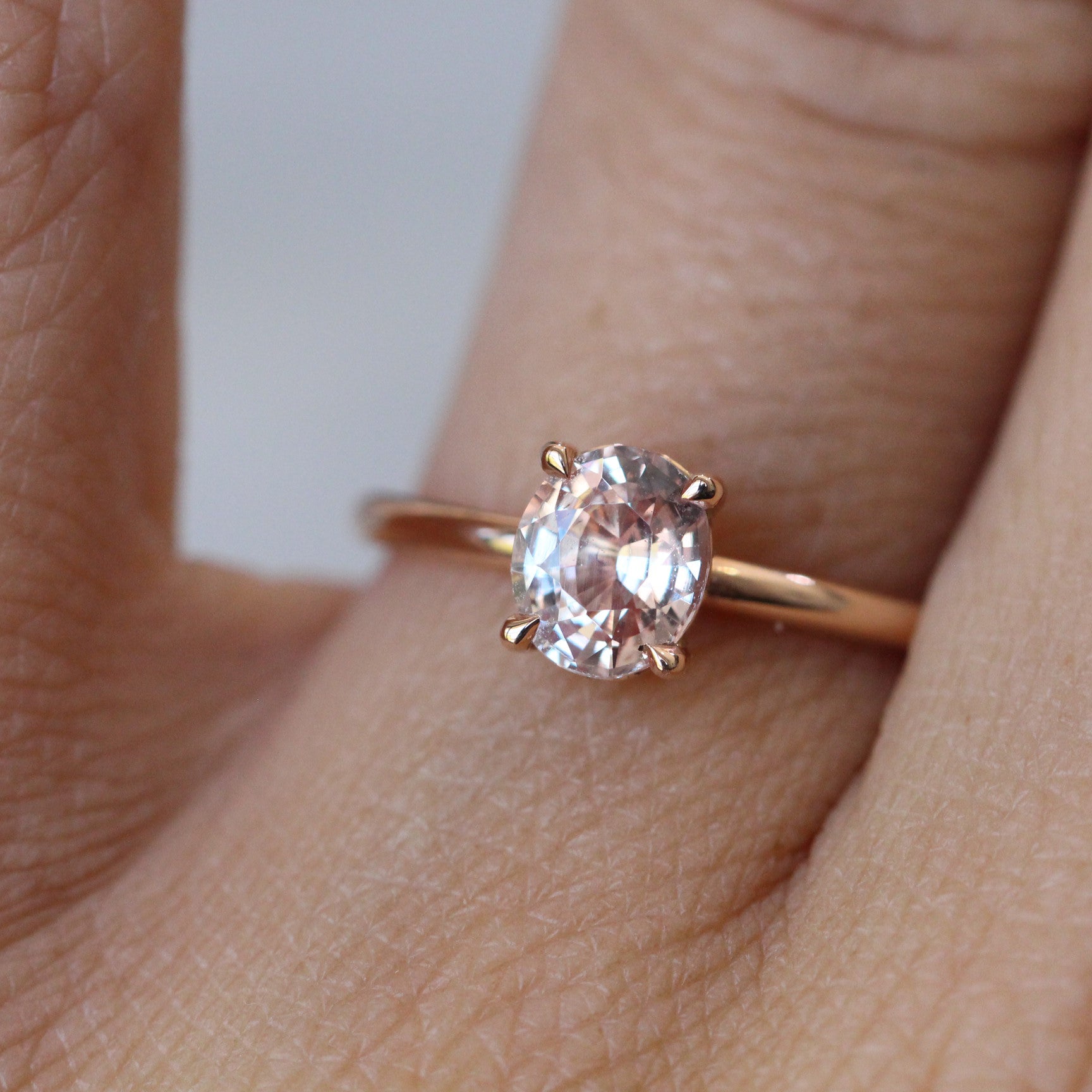 OVAL / PEACH CEYLON SOLITAIRE RING