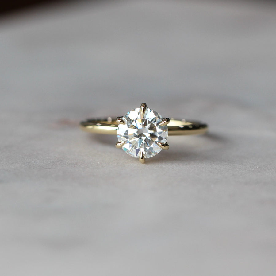 SOPHIE MOISSANITE / SOLITAIRE RING