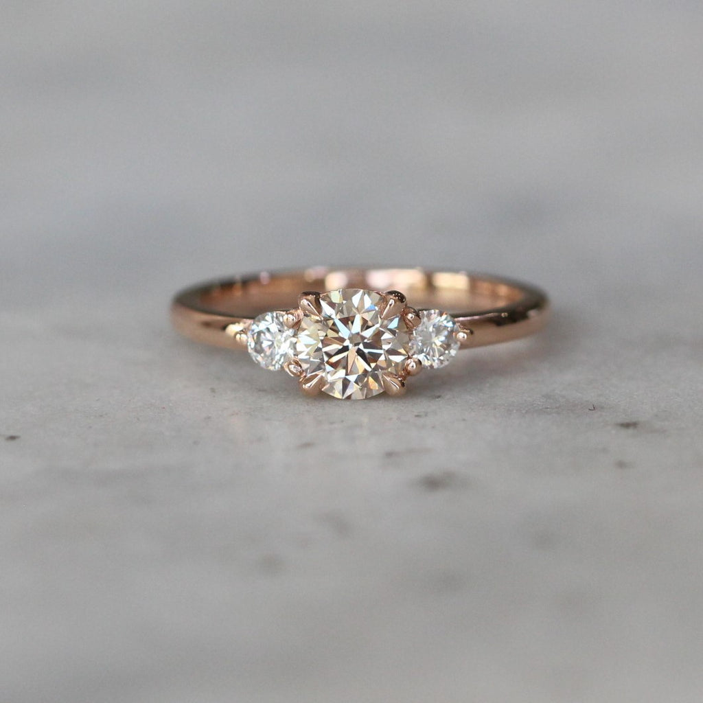 ROUND ARGYLE / TRILOGY RING