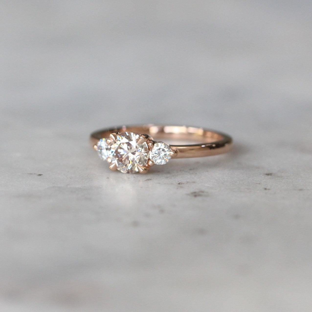 ROUND ARGYLE / TRILOGY RING