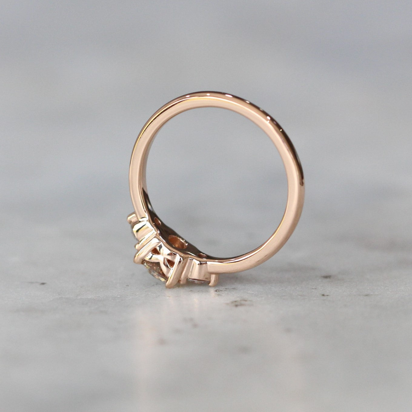 ROUND ARGYLE / TRILOGY RING