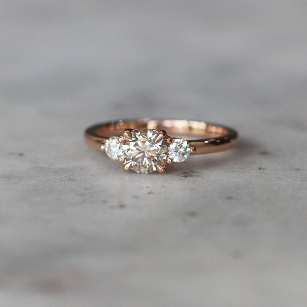 ROUND ARGYLE / TRILOGY RING