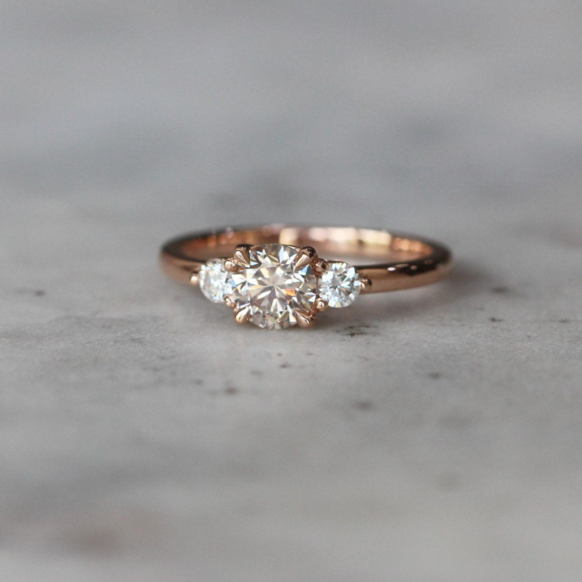 ROUND ARGYLE / TRILOGY RING