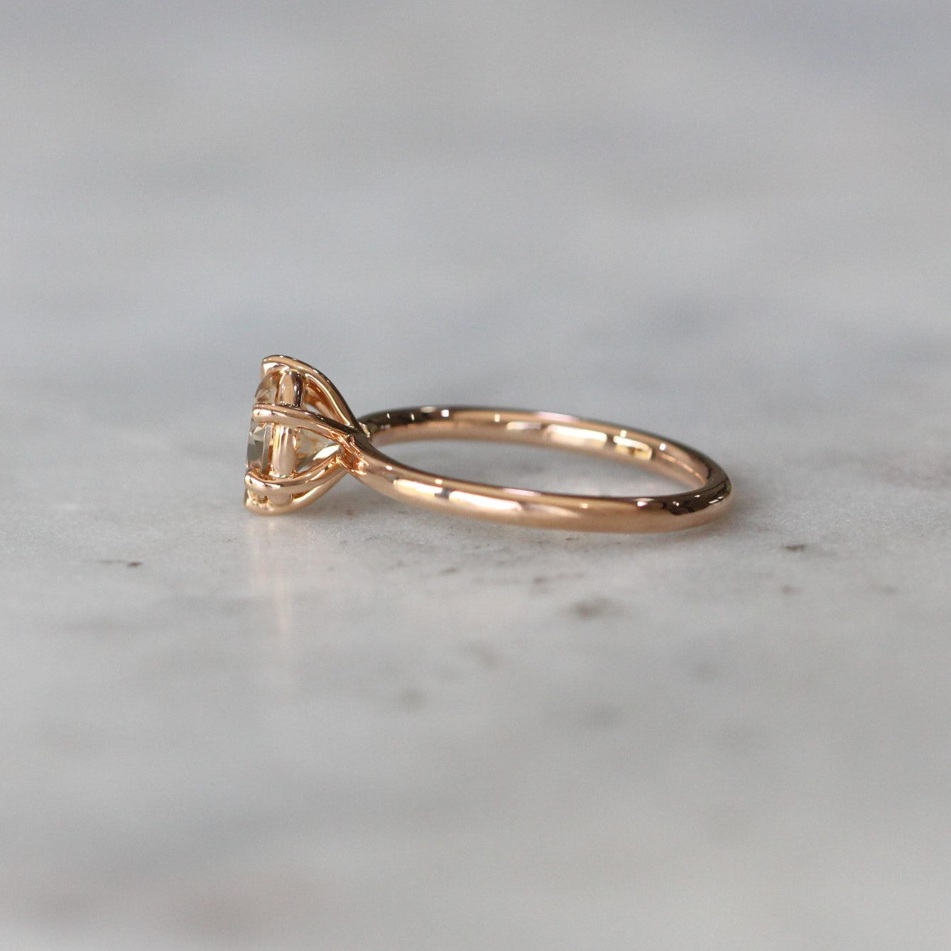 ROUND / ZIRCON RING