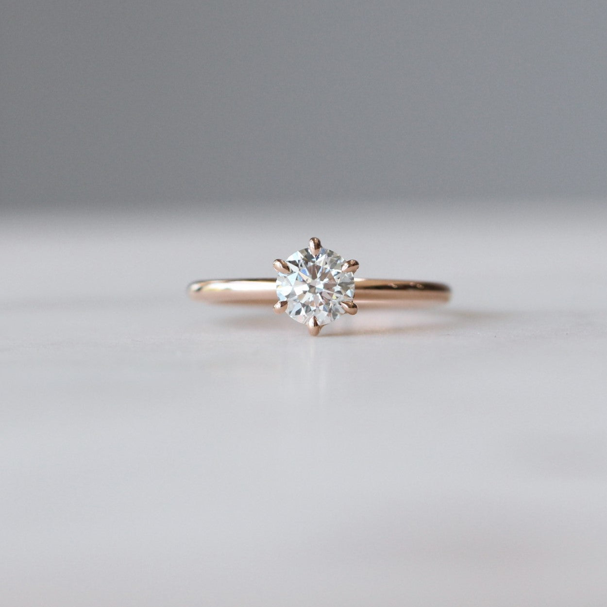 ROUND DIAMOND / SOLITAIRE RING II