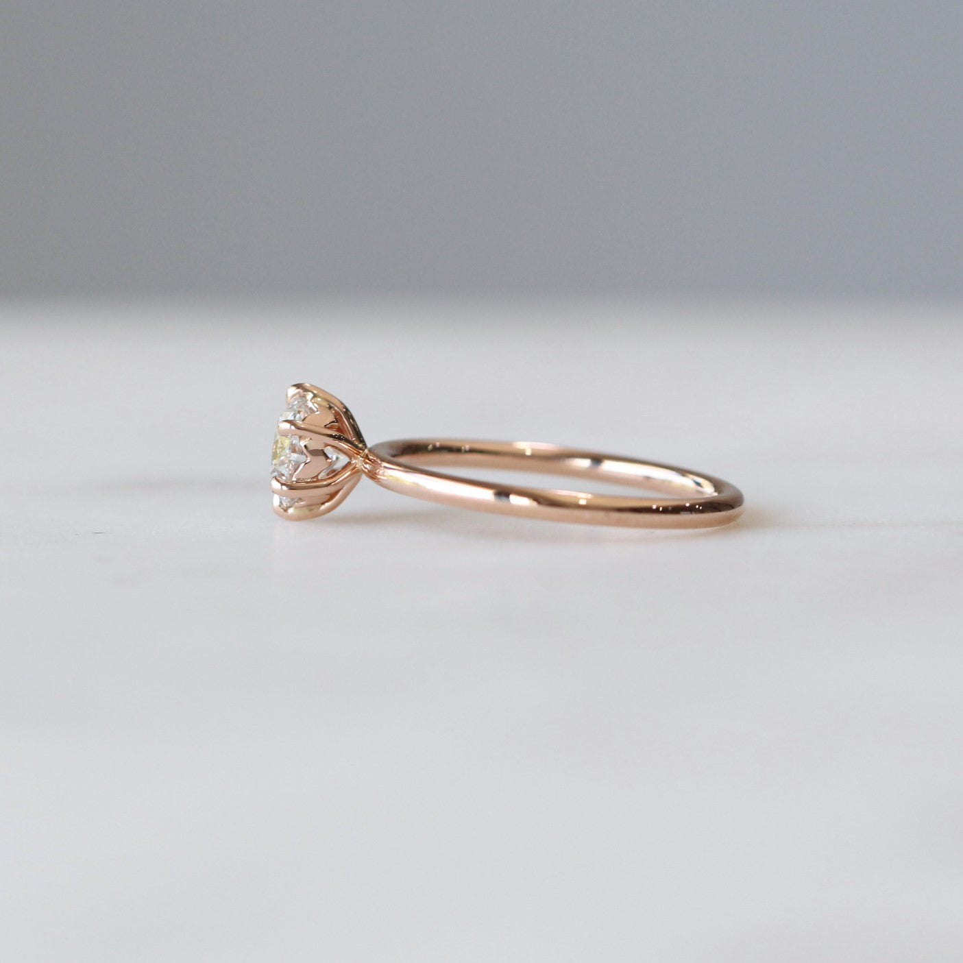 ROUND DIAMOND / SOLITAIRE RING II