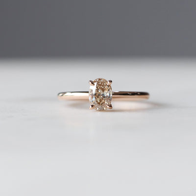 OVAL / ARGYLE SOLITAIRE RING