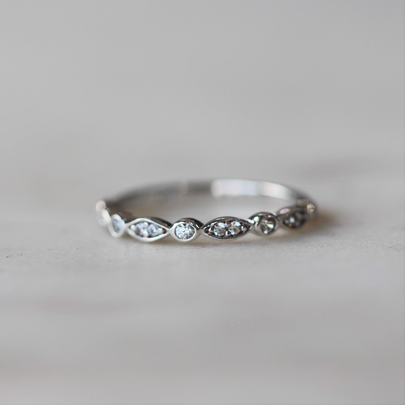 LAURA / WEDDING BAND