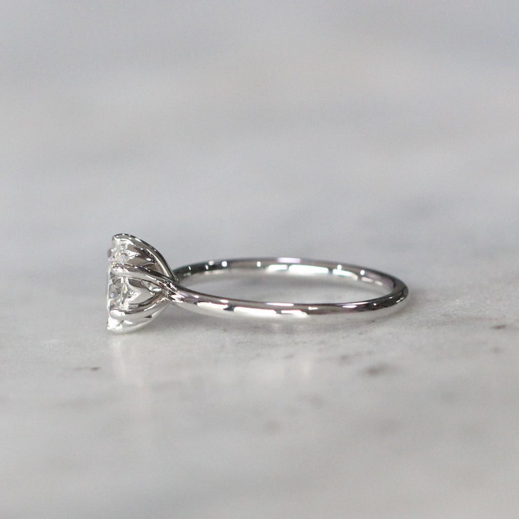 LAB CREATED / ROUND DIAMOND RING