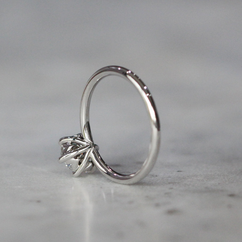 LAB CREATED / ROUND DIAMOND RING