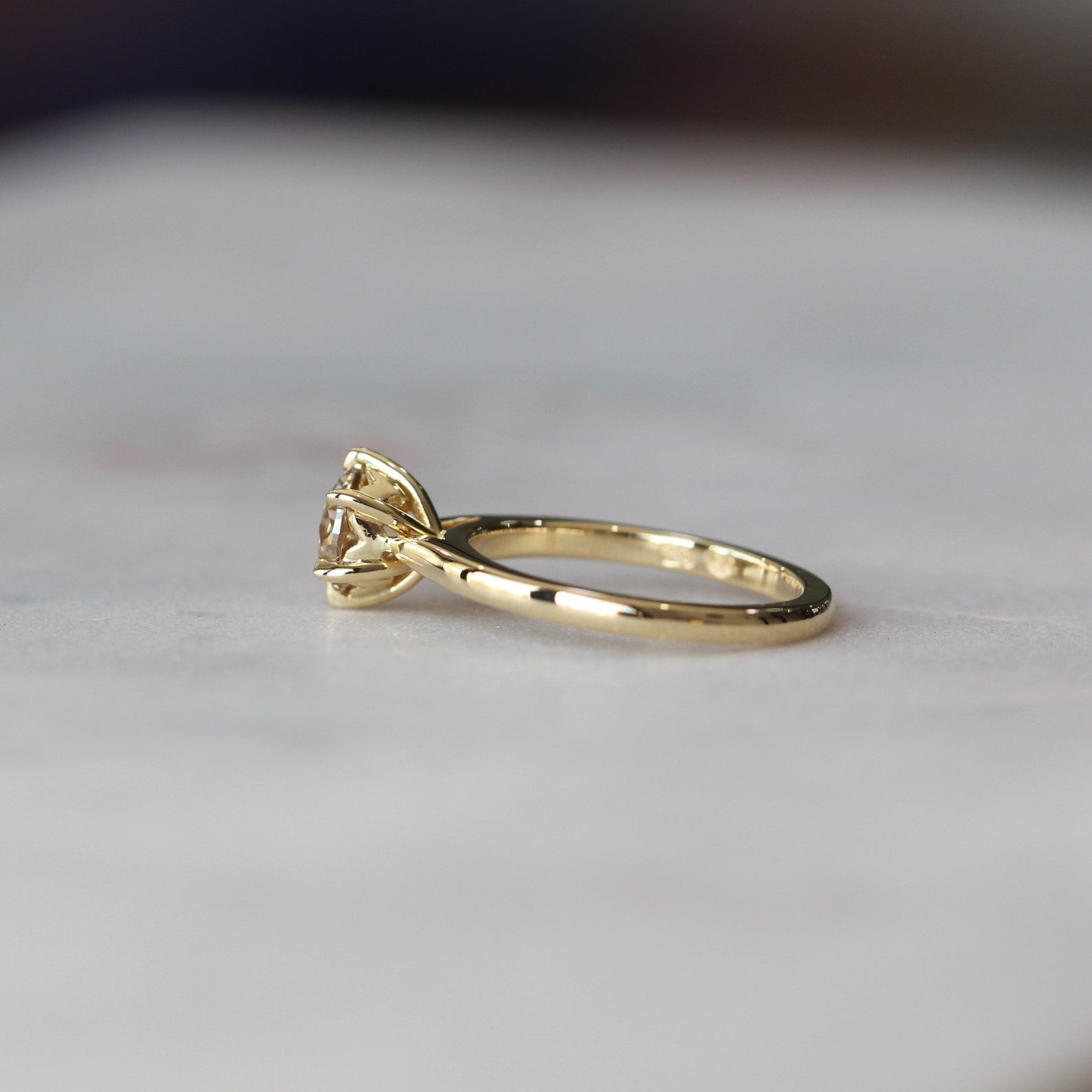 ARGYLE / SOLITAIRE RING