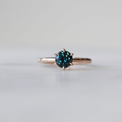ROUND / SAPPHIRE SOLITAIRE RING
