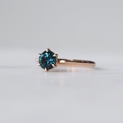 ROUND / SAPPHIRE SOLITAIRE RING