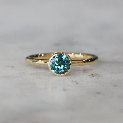 ROUND PARTI SAPPHIRE / BEZEL RING