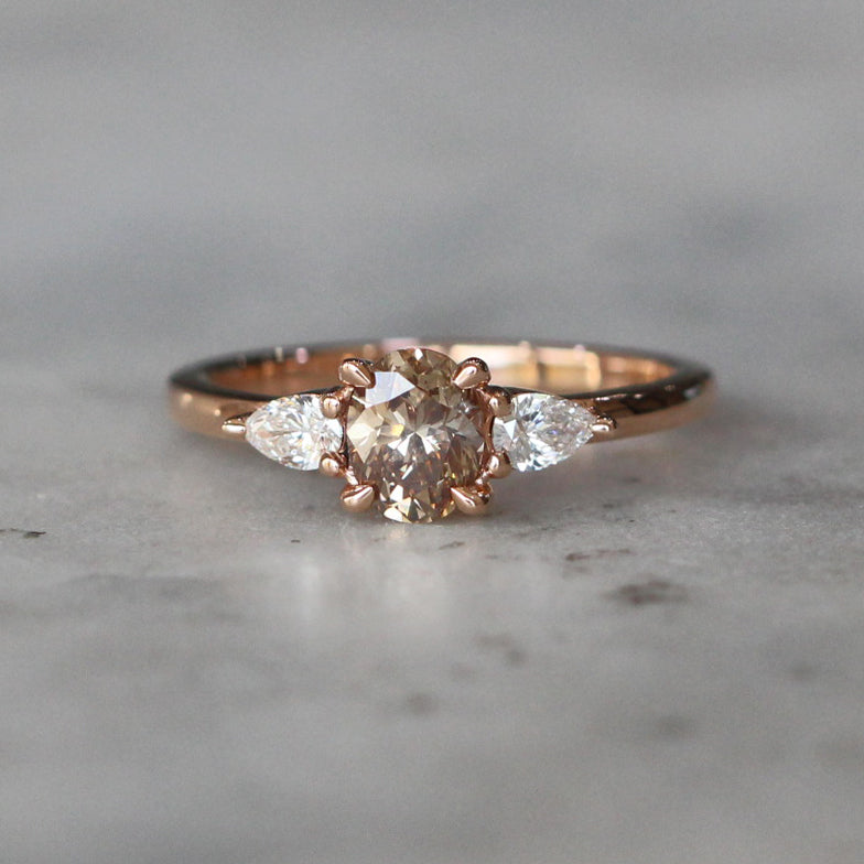 OVAL ARGYLE / TRILOGY RING II