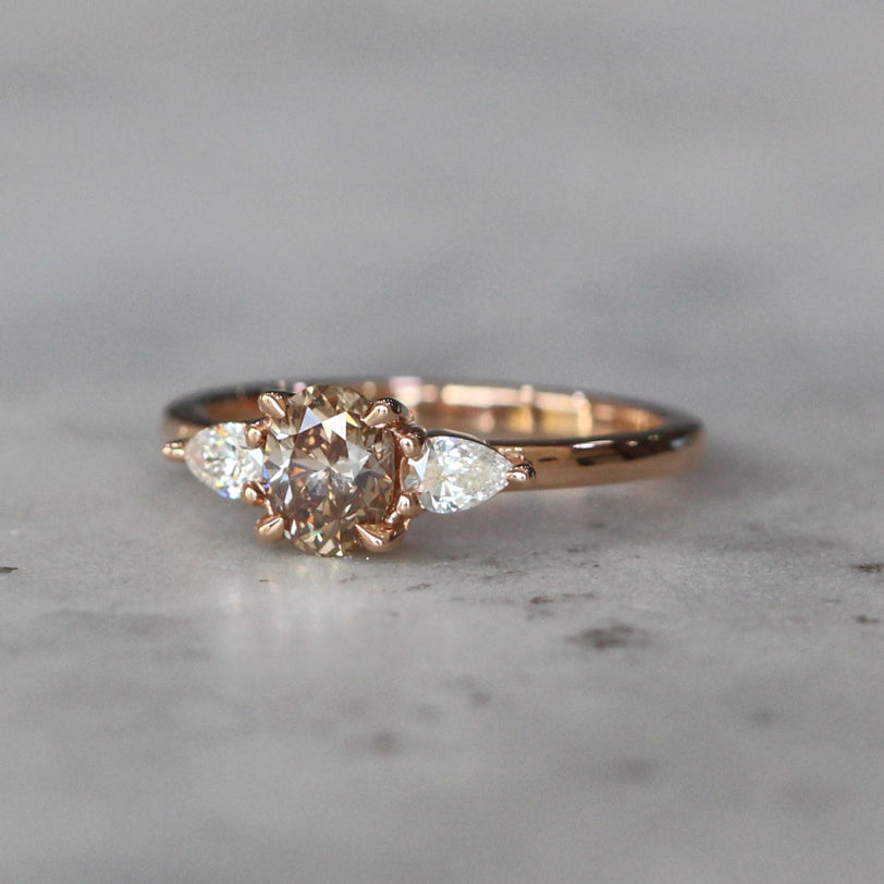 OVAL ARGYLE / TRILOGY RING II