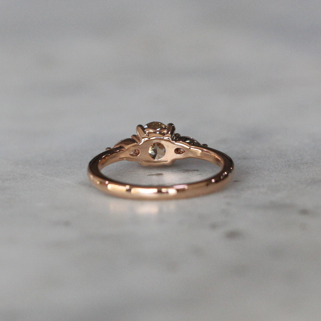 OVAL ARGYLE / TRILOGY RING II